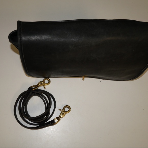 Coach - Picture 2 of 6